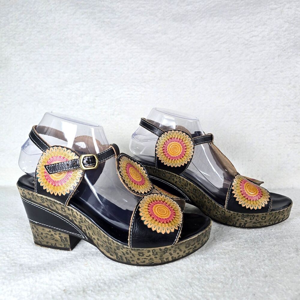 L’Artiste Spring Step Hydrangea Flower Leather Medallion Sandal Heel 7/40 READ